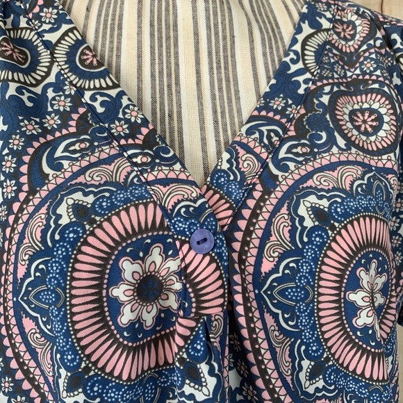 Blanco Large V Neck Boho Casual Blouse - Picture 11 of 13